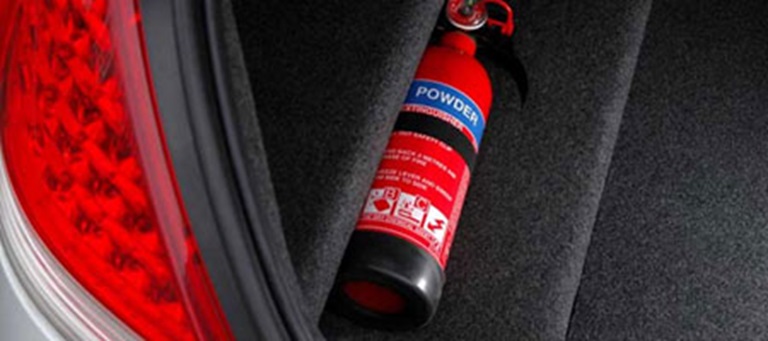 12 essential items everybody should keep in the boot of their car