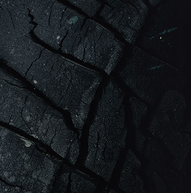 How to check the age of a tyre? Image of an old tyre.