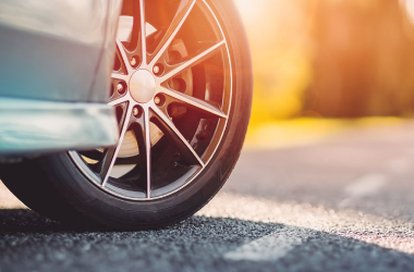 How does a wheel alignment work?